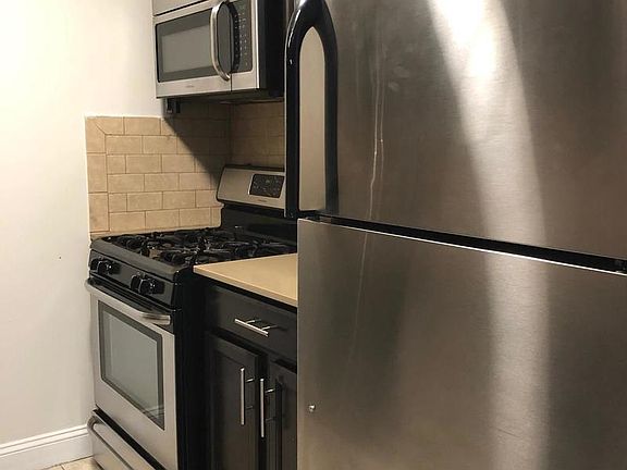 2nd image of 1990 Lexington Ave APT 2L
