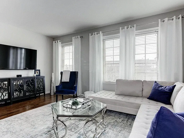 22832 Goldsborough Ter — Photo 28