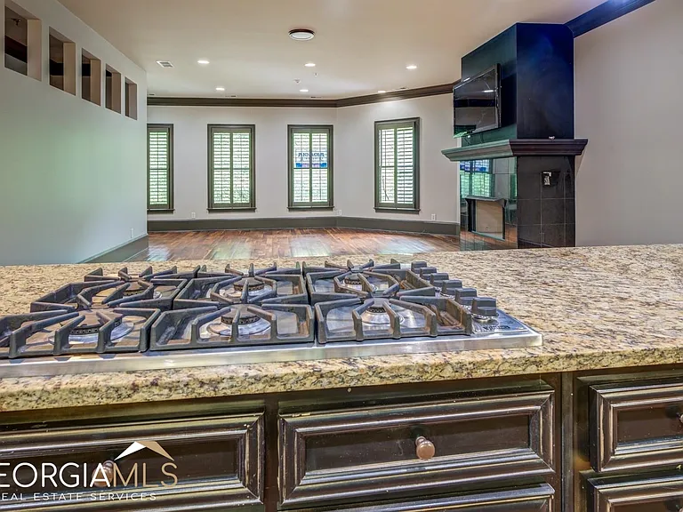 4173 Raphael St SW — Photo 12