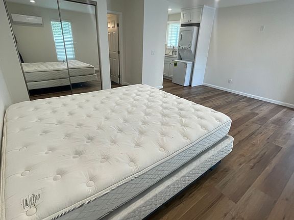2nd image of 24219 Victory Blvd #2