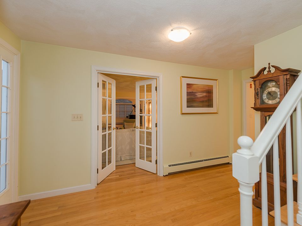 1st image of 65 Pamela Dr