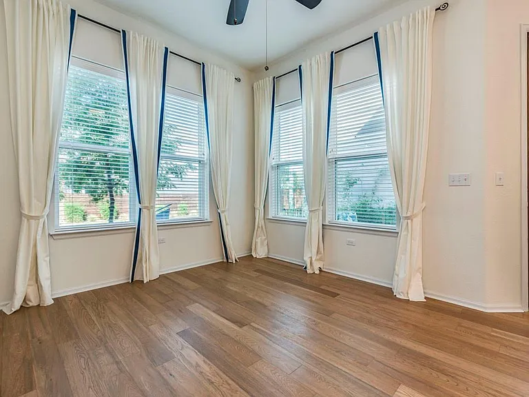 10202 Cienega Cv — Photo 10