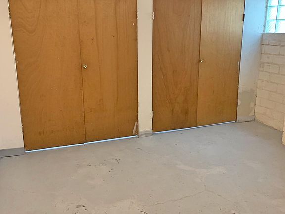 2nd image of 3120 W 90th St