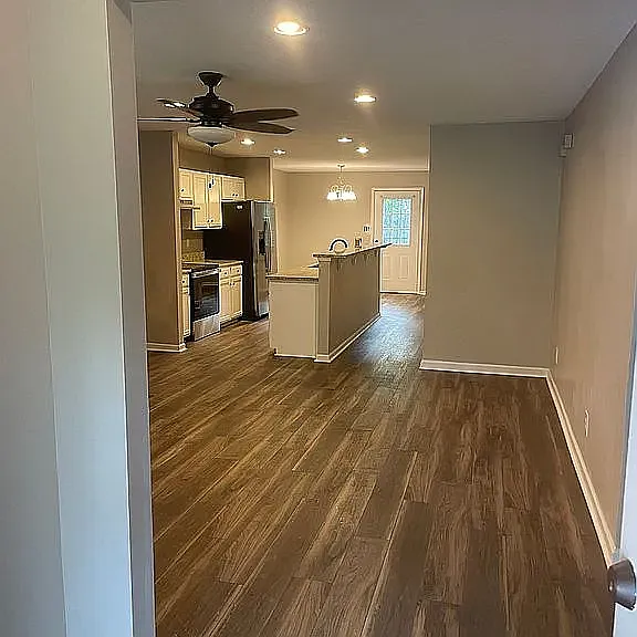 1851 Cedar Ave — Photo 2