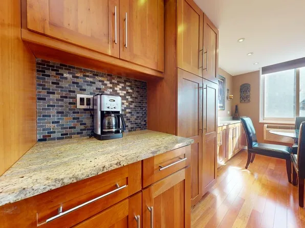 118-17 Union Turnpike image 21 of 49