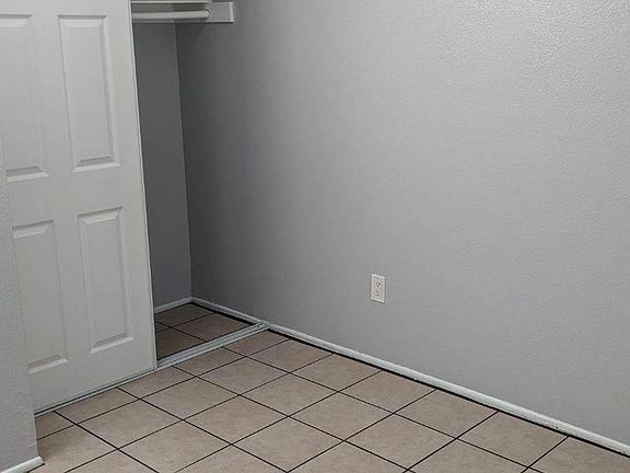 4th image of 6443 Palm View Ave
