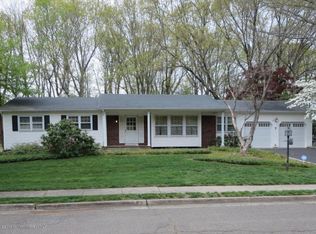 7 Macleish Dr, Morganville, NJ 07751