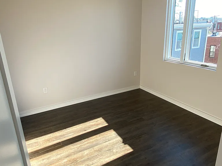 1309 S 20th St #4 — Photo 35