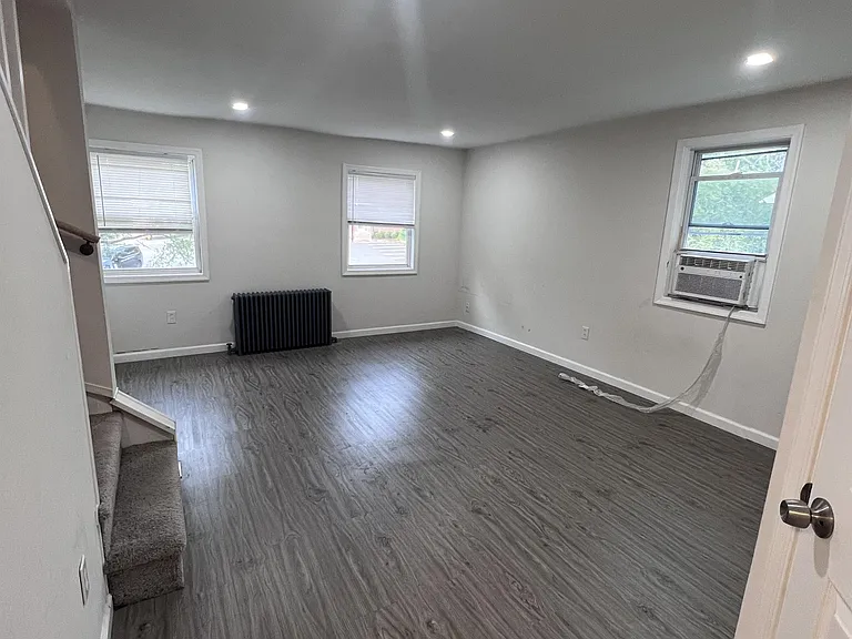 942 Mill Rd #B — Photo 4