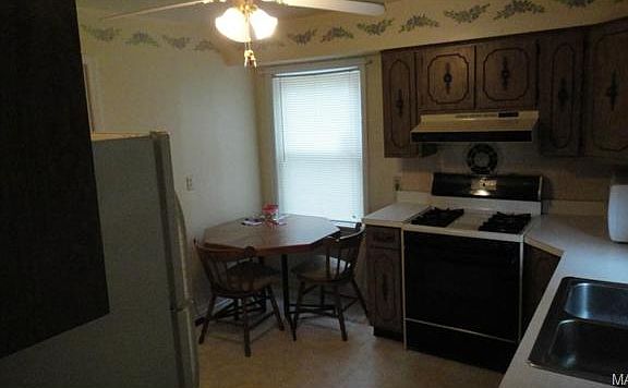 4th image of 690 Crowder Dr
