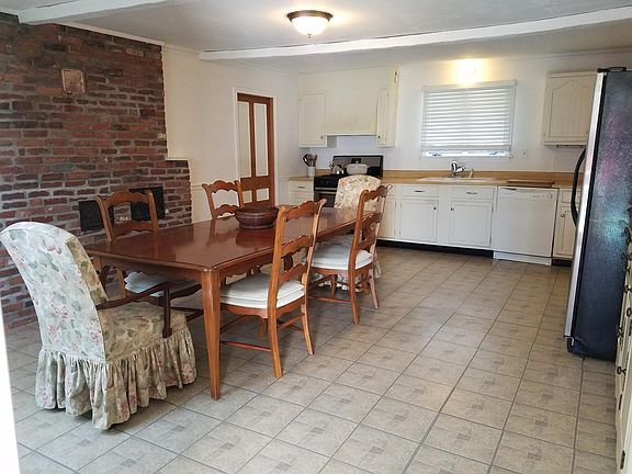 Huge Kitchen. Unit also now has a stainless dishwasher.