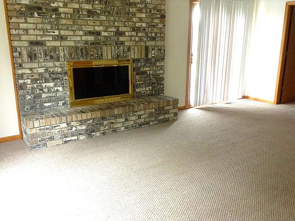 4th image of 1724 Heather Hill Cres