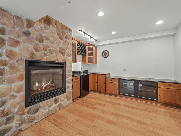 1696 Reserve Ct — Photo 33