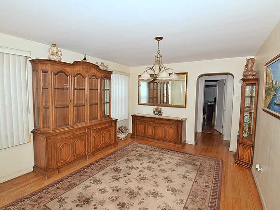 5th image of 1052 Jackson Ave