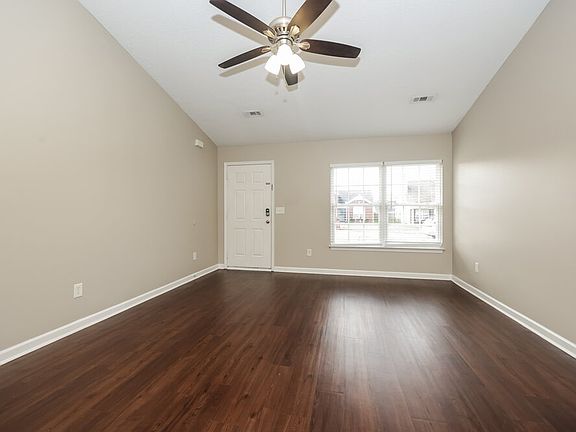 4th image of 3014 Deer Trail Dr