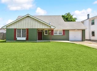 305 Woodmont St, Gretna, LA 70056