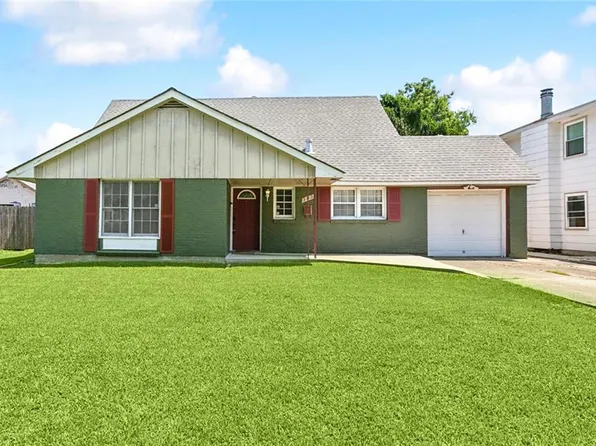 305 Woodmont St, Gretna, LA 70056
