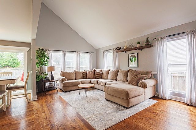 1st image of 542 Larkspur Dr