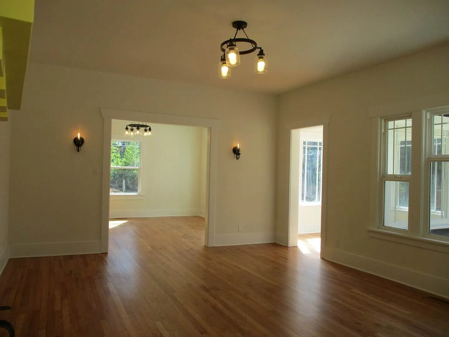 Charming Updated Craftsman Home in Gig Harbor 3 Bedrooms, 2 Bathrooms — Photo 3