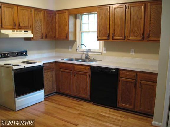 3rd image of 732 White Sands Dr