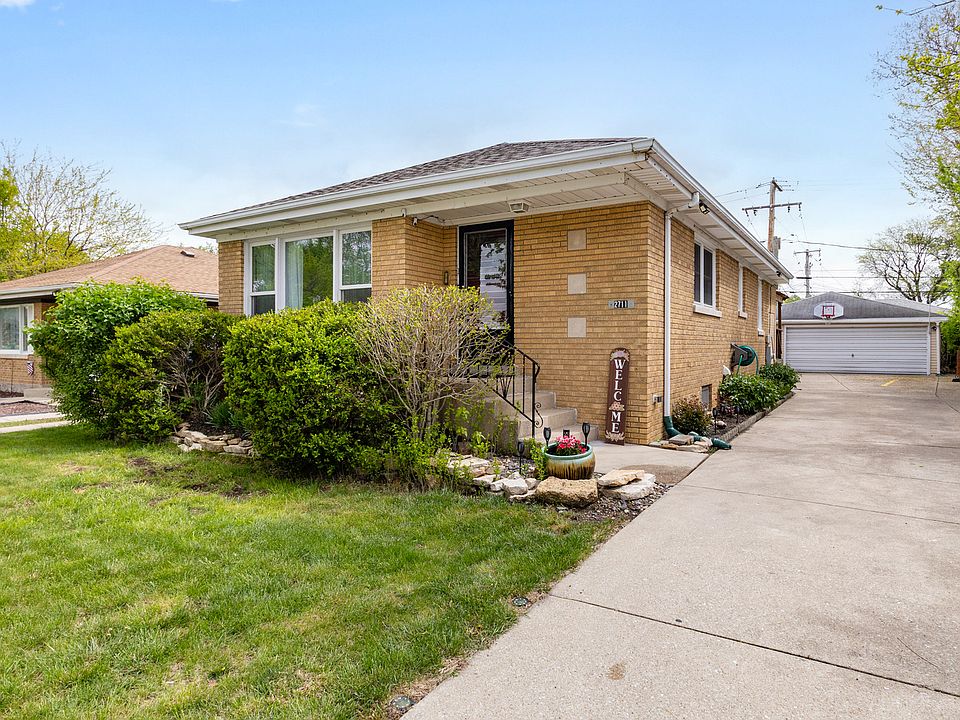 1st image of 2711 Maple Ave
