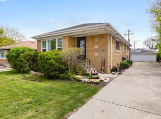 2711 Maple Ave, Brookfield, IL 60513