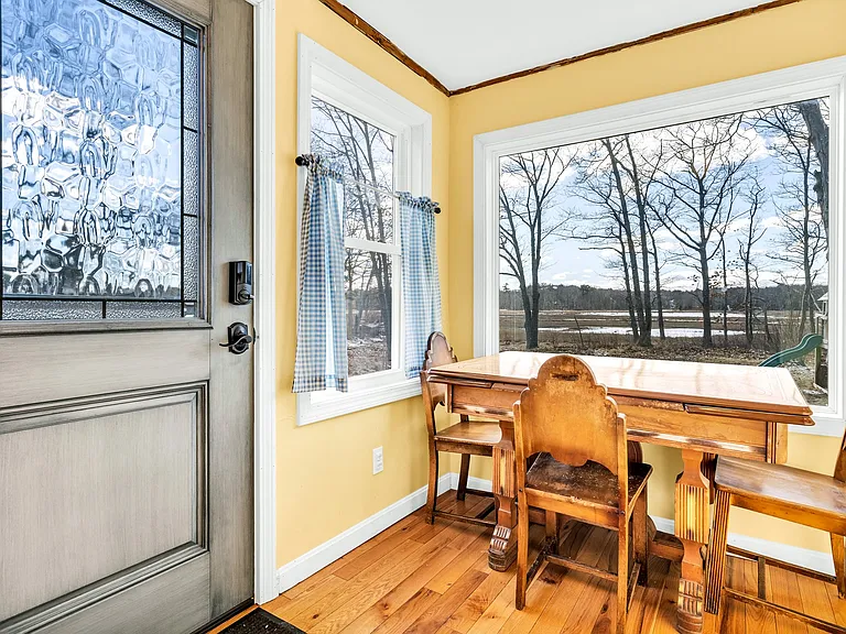 82 Hills Beach Rd — Photo 5