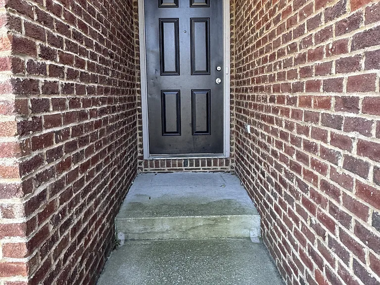 708 Chatham Ct #1 — Photo 3