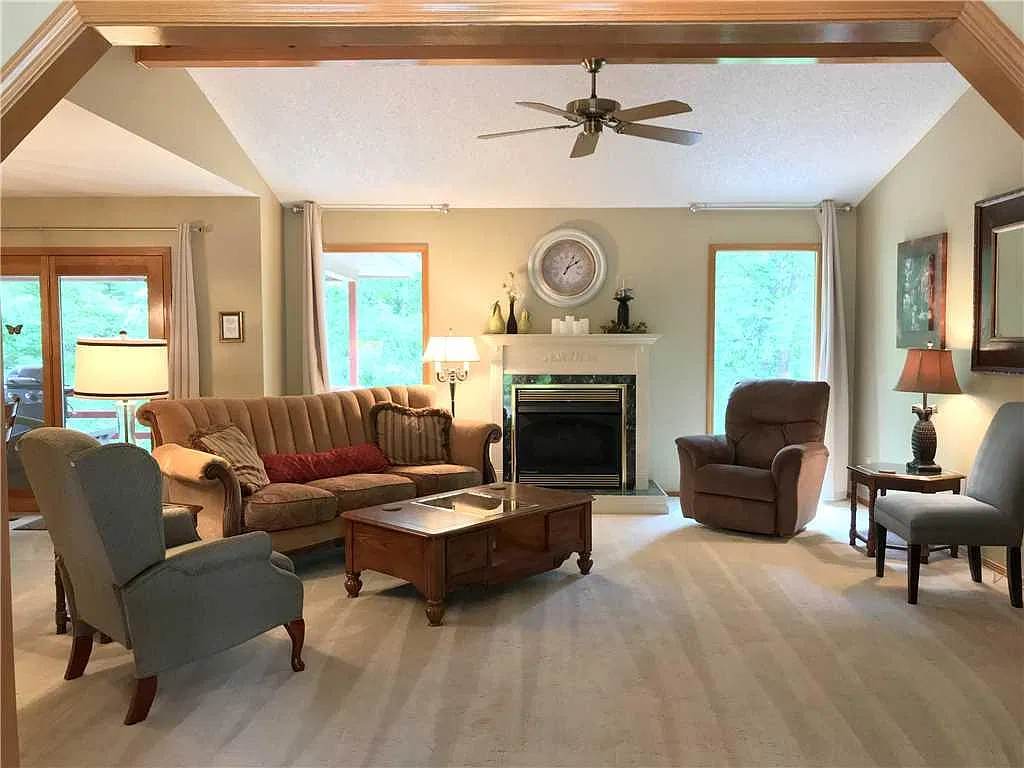 3 bed, 1640 sqft, $1,900 — Photo 4
