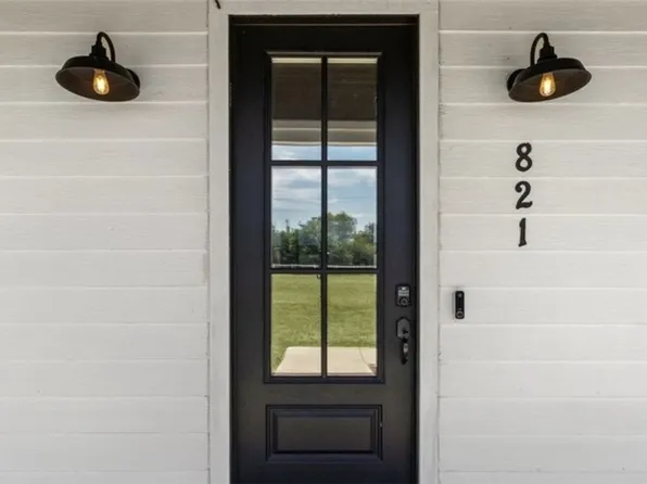 821 Silent Valley Rd, Lockhart, TX 78644