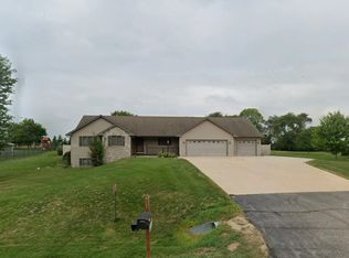 3747 N Harvest View Dr, Janesville, WI 53548