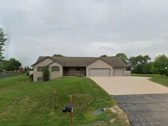 3747 N Harvest View Dr, Janesville, WI 53548