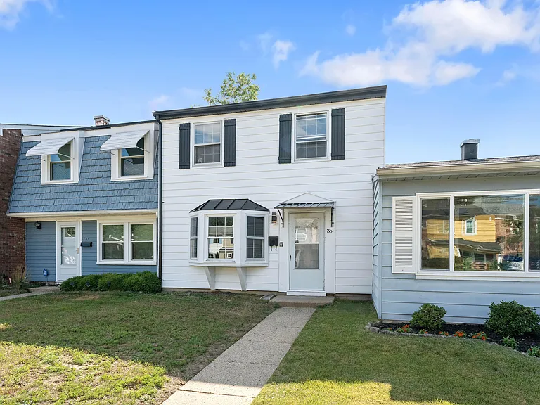 35 Rockland Dr — Photo 18