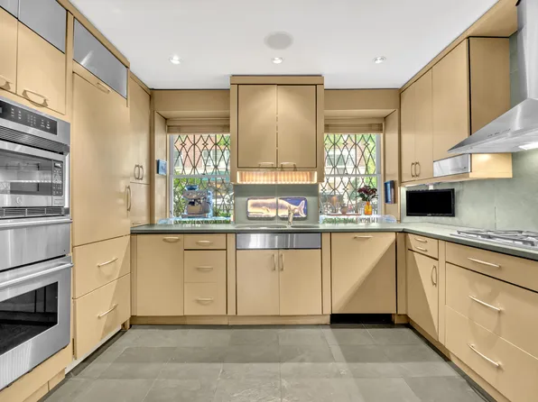 7 Beekman Place image 6 of 20