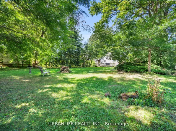21 Oak Ave, East Gwillimbury, ON L9N 1A6