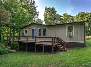 302 Riddle Rd, Swannanoa, NC 28778