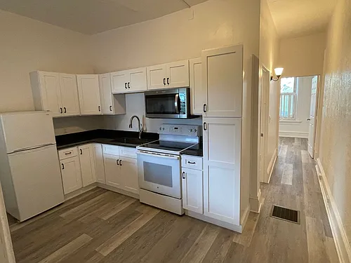 150 Walnut St Photo 1