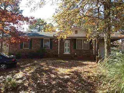2nd image of 410 Fox Valley Rd