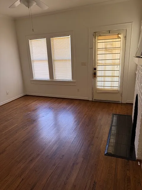 210 W North St — Photo 3