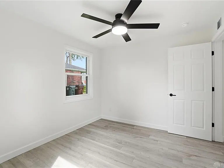 3924 Fulton Ave — Photo 12