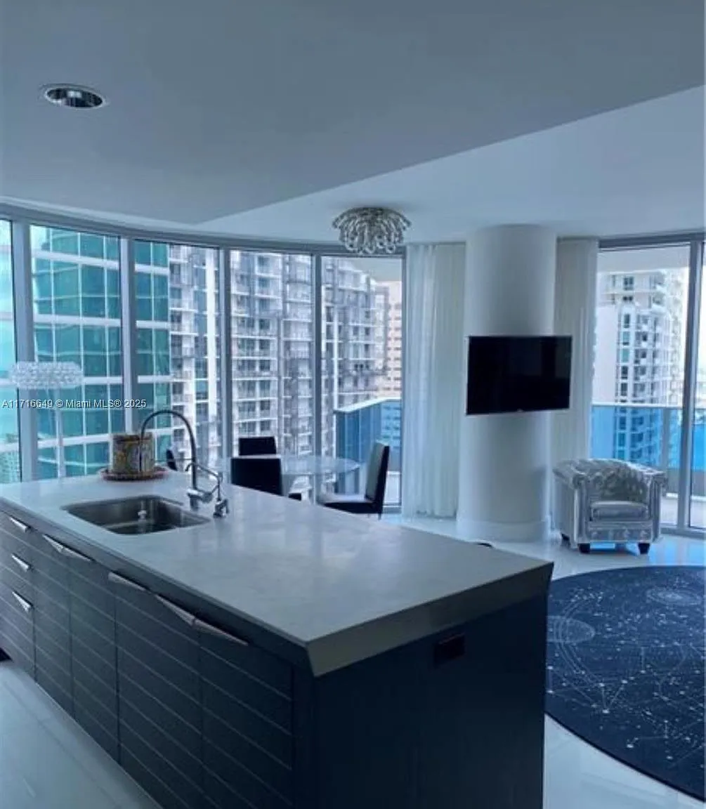 2 bed, 1539 sqft, $7,500 — Photo 2