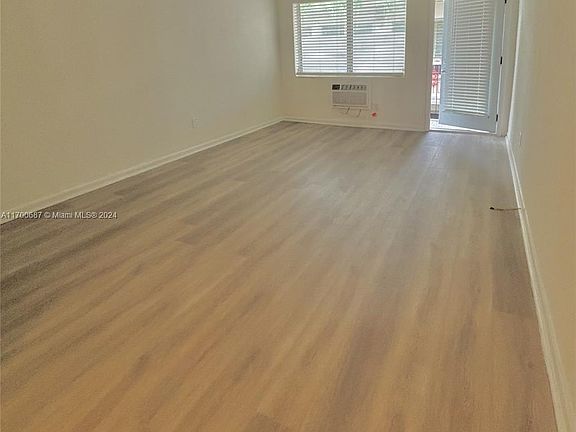 2nd image of 719 Euclid Ave APT 11