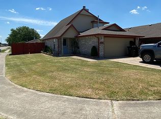 2100 Briarcliff Dr, Moore, OK 73170