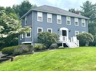21 Colonial Dr, Mendon, MA 01756