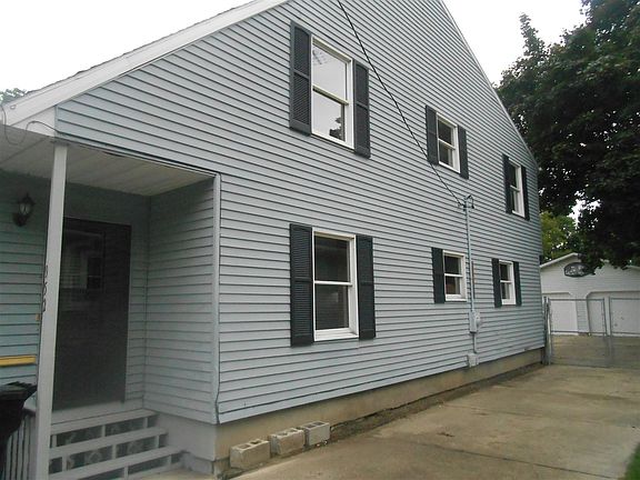 3rd image of 952 W Stewart St