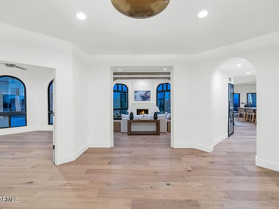 4th image of 3800 E LINCOLN Drive #1