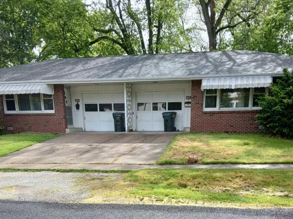 1304 W Maple St, Champaign, IL 61821