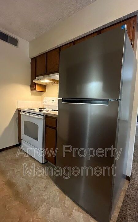 1st image of 515 S 2nd St Unit 7