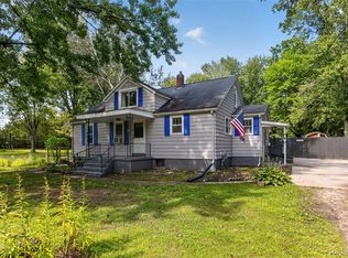 360 Plum Creek Rd, Lapeer, MI 48446