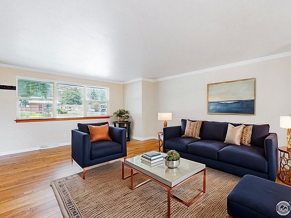 3rd image of 1014 Hahn Ct